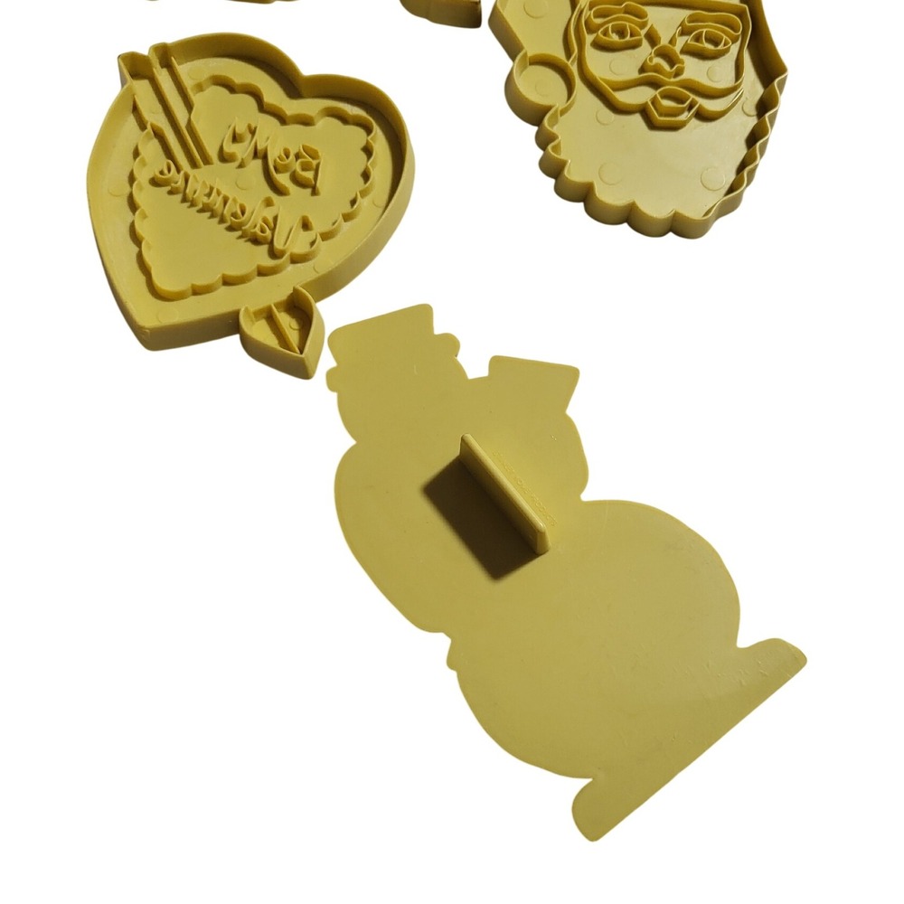 Vintage Stanley Plastic Holiday‎ Cookie Cutters Angel Santa Astronaut Horse Drum - Picture 2 of 2